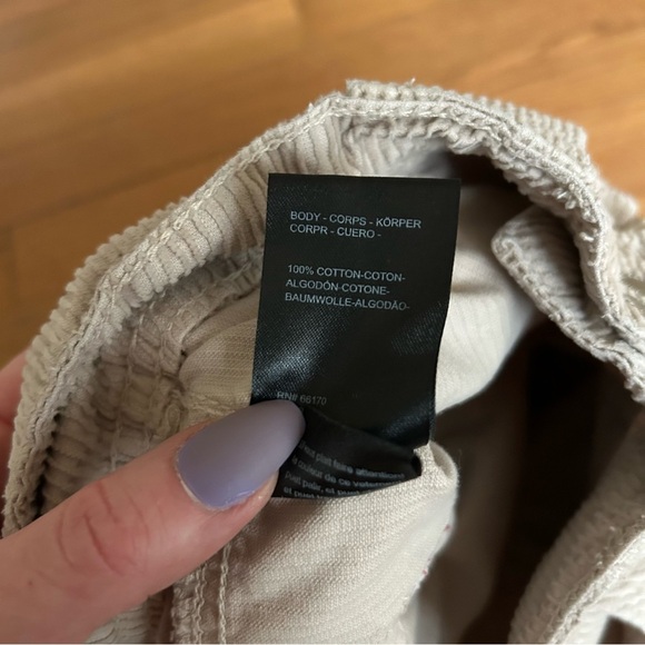 Urban Outfitters BDG Tan Cream Ivory Beige Corduroy Cargo Shorts Women’s Size 4 - Picture 6 of 7